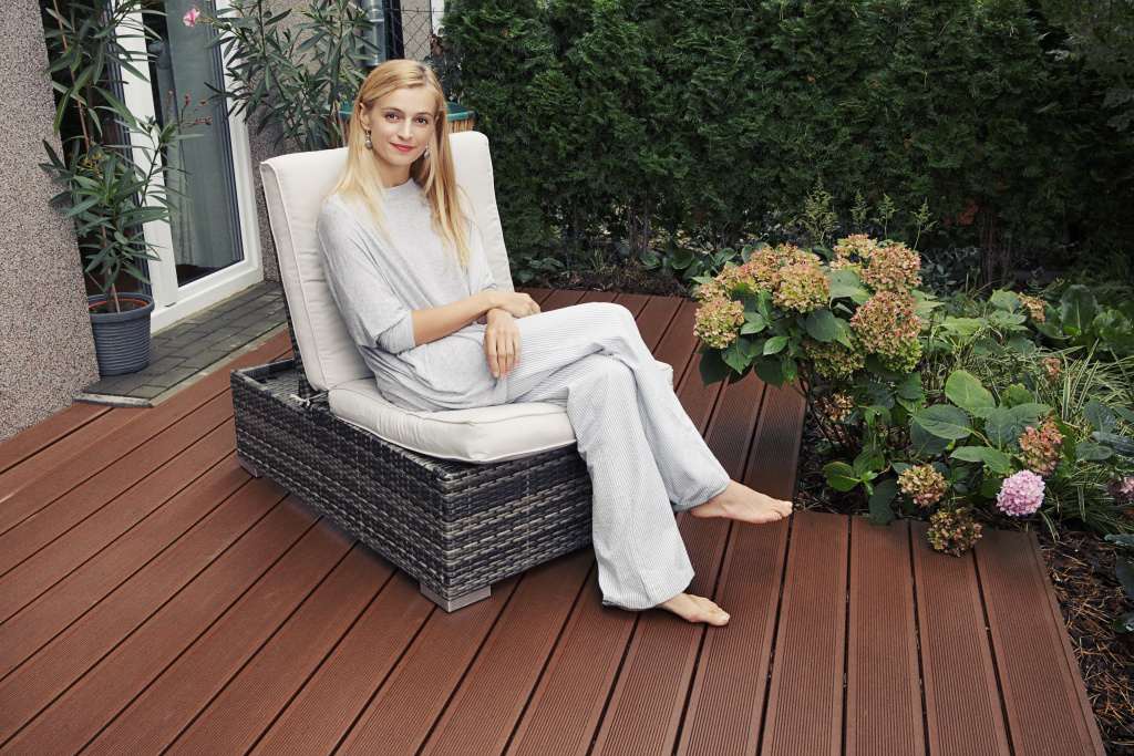 Ivana Jiresova Na Terase 1